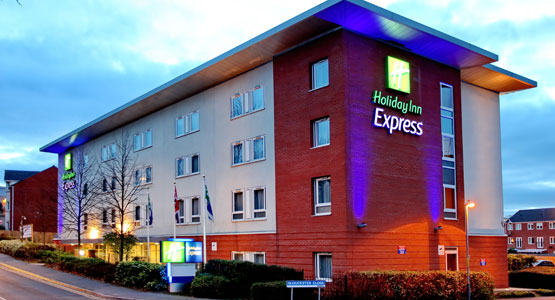 Holiday Inn Express Redditch Exterior
